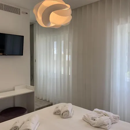Flh Downtown Premium Ii * Cascaes